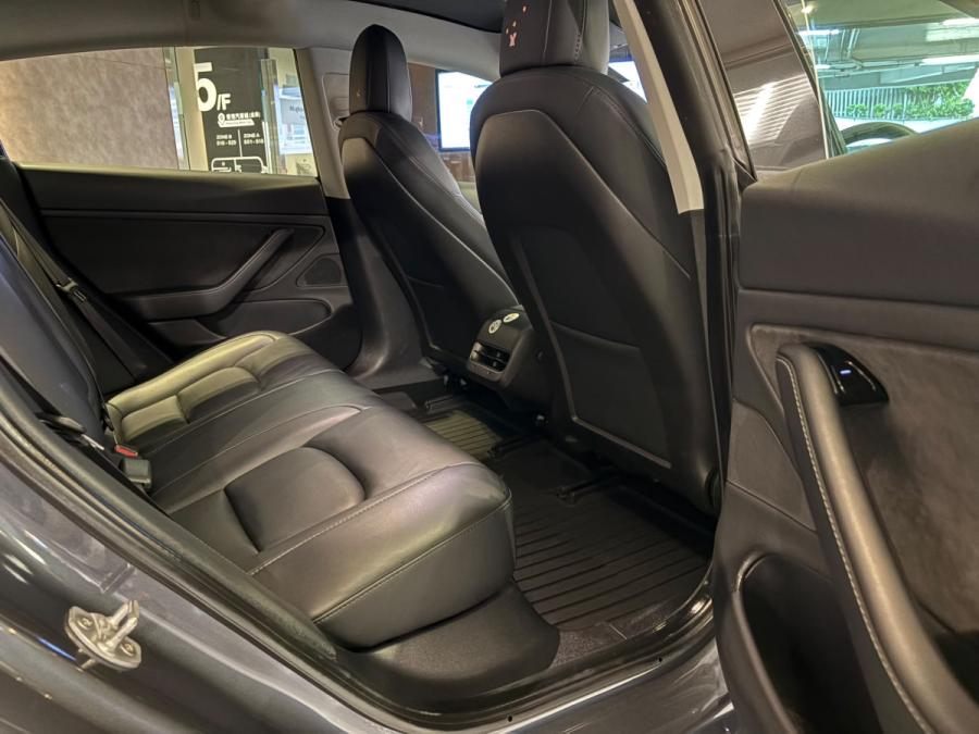 Model 3 Standard Range Plus - Image 4